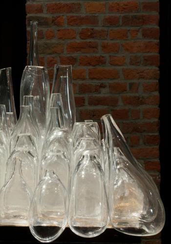 Yeun-Kyung Kim, Temps accordé – détail, 2013, verre soufflé, dimensions variables. Photo © Eric Fossey - écomusée de l'avesnois